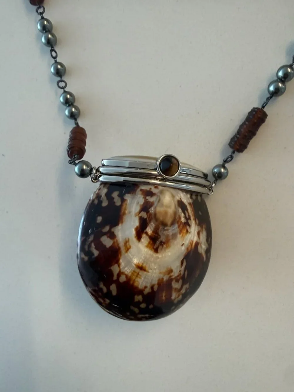 Tory Burch Runway Shell Necklace (brand new with tags)